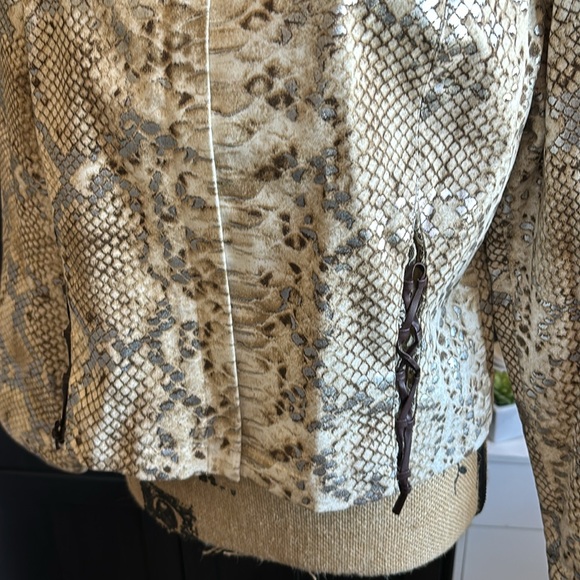 Simon Chang Women’s Faix Snake Print Designer Jacket - Picture 3 of 6